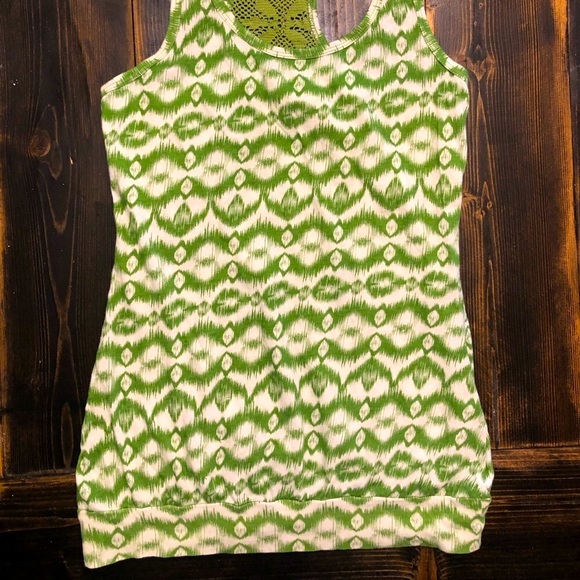 Maurices PRETTY Green Razorback Tank Top with Crochet Detail on Back Size Small - Picture 7 of 8